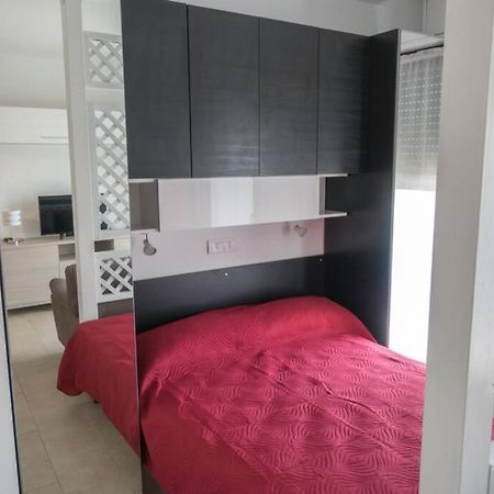 Apartment Victoria, cozy studio flat near Leonardo Academy Sesto Calende Exterior foto
