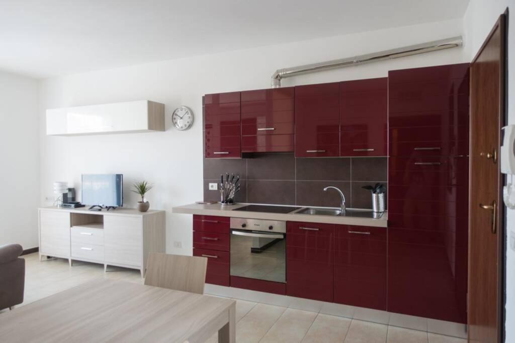 Apartment Victoria, cozy studio flat near Leonardo Academy Sesto Calende Exterior foto