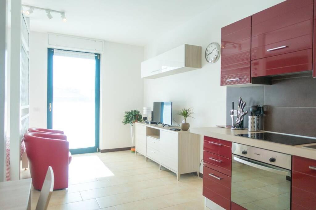 Apartment Victoria, cozy studio flat near Leonardo Academy Sesto Calende Exterior foto