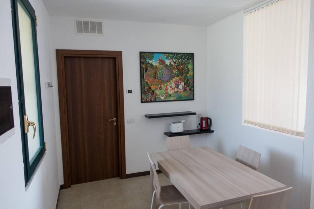 Apartment Victoria, cozy studio flat near Leonardo Academy Sesto Calende Exterior foto